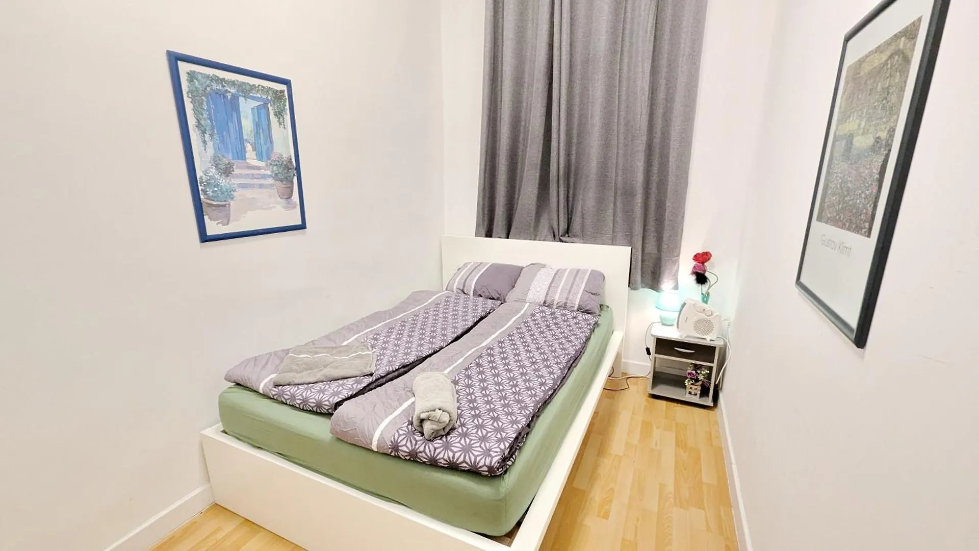 Homestay Comfortable Rooms In Lugner City Area Vienna Austria