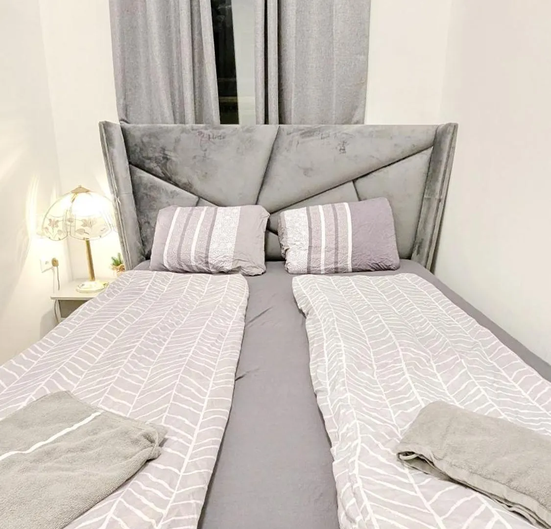 Comfortable Rooms In Lugner City Area Vienna Homestay