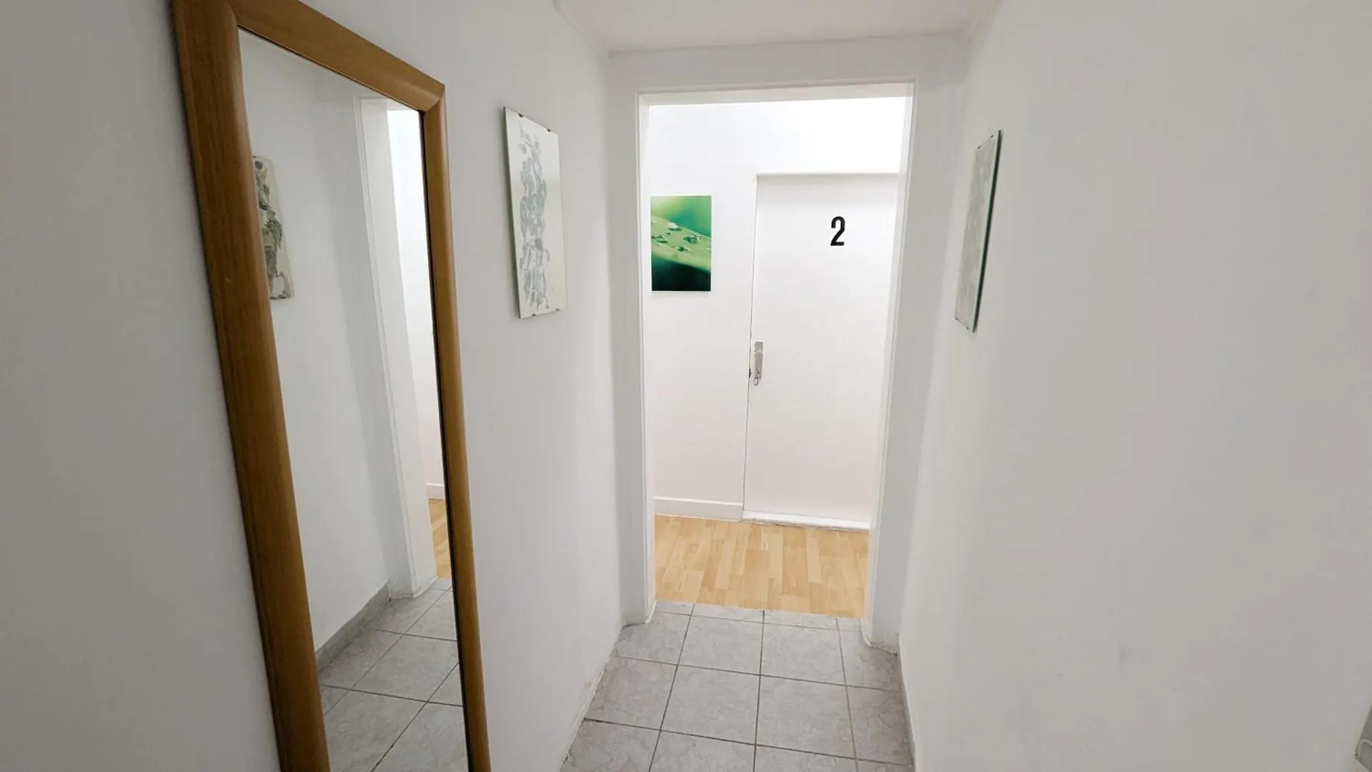 Comfortable Rooms In Lugner City Area Vienna 0*,