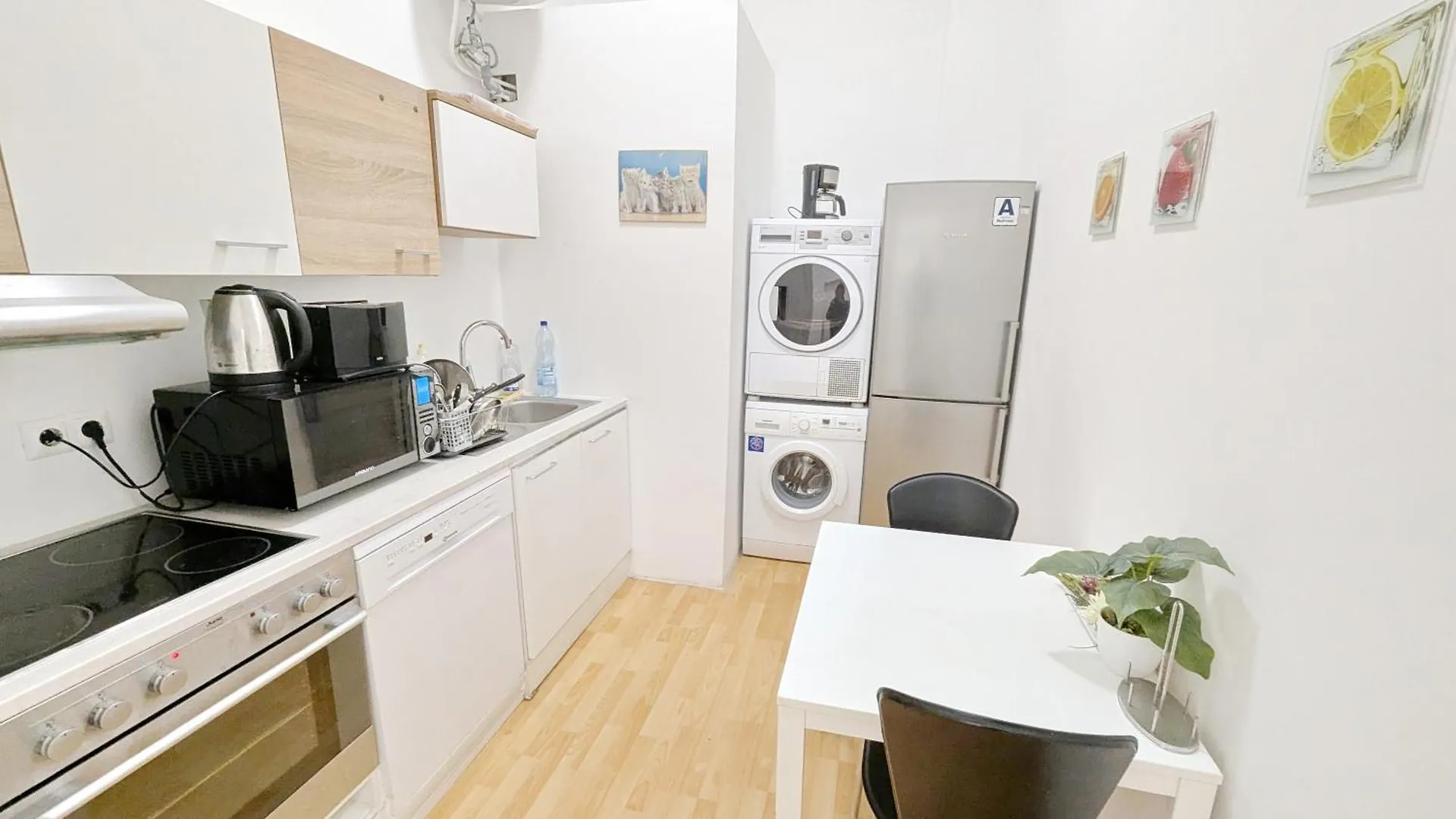 Comfortable Rooms In Lugner City Area Vienna